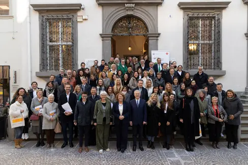 26 Südtiroler Arbeitgeber wurden heute (14. November) mit dem Zertifikat des audit familieundberuf ausgezeichnet. Sie bekennen sich damit zu einer familien- und lebensphasenfreundlichen Unternehmenspolitik. (Foto: LPA/Handelskammer Bozen/Alan Bianchi)