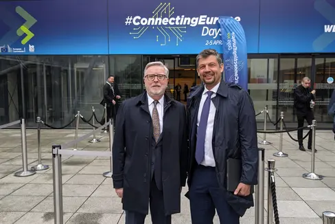 Daniel Alfreider (rechts) mit Pat Cox bei der Eröffnung der Connecting Europe days in Brüssel (Foto: LPA/Ingo Dejaco)