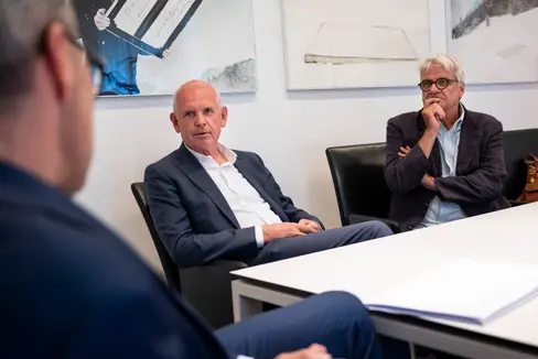 Landeshauptmann Arno Kompatscher (von links) empfing SIAG-Präsident Johannes Schneebacher und SIAG-Generaldirektor Stefan Gasslitter. (Foto: LPA/Fabio Brucculeri)