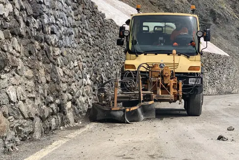 Im vergangenen Winter mussten die Mitarbeiter der Schneeräumung aufgrund der häufigen Schneefälle öfter ausrücken. (Foto: LPA)