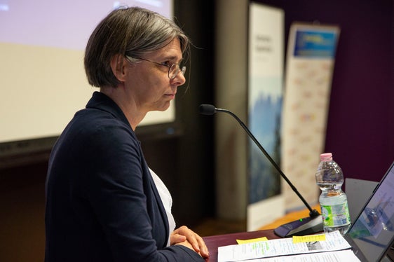 Come ha sottolineato Esther Happacher dell'Università di Innsbruck (foto), il progetto di pace Europa ha un significato particolare per l'Alto Adige. (Foto: ASP/Fabio Brucculeri)