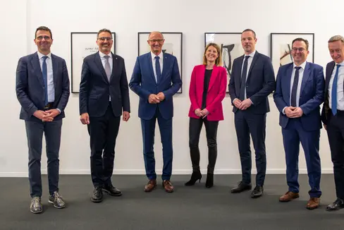 Affrontare le sfide del traffico del futuro. Nella foto, (da sinistra), Hartmann Reichhalter (A22), il presidente altoatesino Kompatscher, il presidente del Tirolo, Mattle, Petra Mödlhammer-Prantner, Hartwig Hufnagl e Stefan Siegele (tutti Asfinag AG) e Carlo Costa, direttore tecnico generale di A22. (Foto: ASP/Fabio Brucculeri)