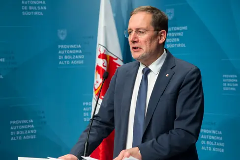 In dem 520 Quadratmeter großen ehemaligen Gebäude des Kapuzinerklosters sollen verschiedene Dienste des Gesundheitsbezirks Brixen in Sterzing untergebracht werden, erklärte Landesrat Bessone. (Foto: LPA/Massimo Bessone)