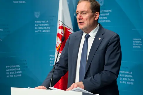 In dem 520 Quadratmeter großen ehemaligen Gebäude des Kapuzinerklosters sollen verschiedene Dienste des Gesundheitsbezirks Brixen in Sterzing untergebracht werden, erklärte Landesrat Bessone. (Foto: LPA/Massimo Bessone)