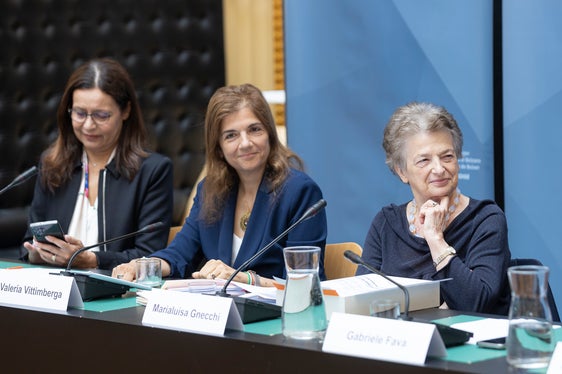 Bei der Unterzeichnung in Bozen dabei (v.l.): Maria Grazia Sampietro (Leiterin der INPS-Zentraldirektion), INPS-Generaldirektorin Valeria Vittimberga und Luisa Gnecchi, Mitglied im Verwaltungsrat der INPS. (Foto: LPA/Tiberio Sorvillo)