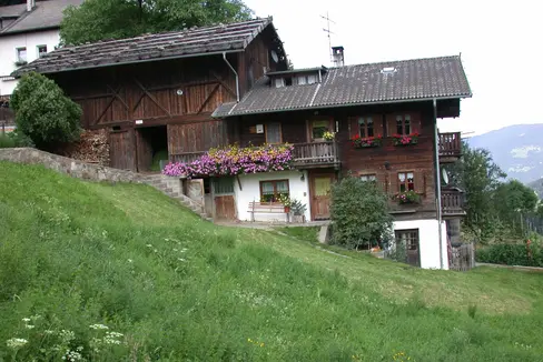 Im Bereich Landwirtschaft hat die Landesregierung einige Verordnungen angepasst. Unter anderem wurden die Artikel zur Kredithilfe in der Durchführungsverordnungen über die Regelung der geschlossenen Höfe gestrichen. (Foto: LPA)