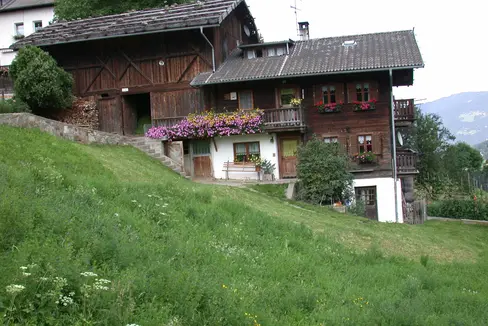 Im Bereich Landwirtschaft hat die Landesregierung einige Verordnungen angepasst. Unter anderem wurden die Artikel zur Kredithilfe in der Durchführungsverordnungen über die Regelung der geschlossenen Höfe gestrichen. (Foto: LPA)