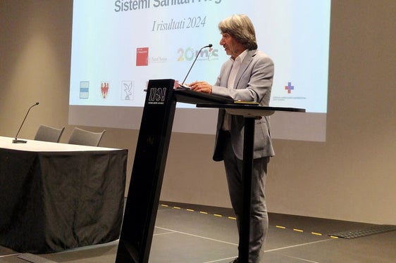 “In Alto Adige Continuiamo a investire nell'assistenza sanitaria ‘di prossimità’ affinché tutti i cittadini della provincia abbiano accesso a un'assistenza di alta qualità”, ha precisato l'assessore Hubert Messner, il 19 giugno, al NOI Techpark di Bolzano. (Foto: USP/Katharina Trocker)