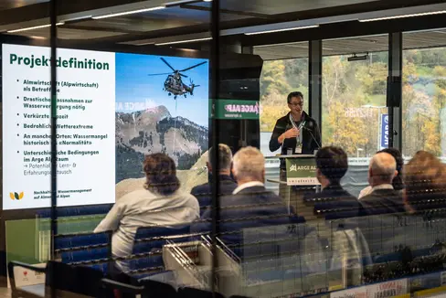 I relatori provenienti dalla Svizzera e dall'estero hanno presentato soluzioni innovative per contrastare gli effetti della siccità (Foto: Cantone Ticino)