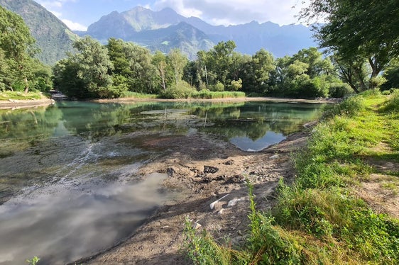 I Bacini montani stanno adottano le misure necessarie ad eliminare la pianta invasiva Elodea nuttallii dal Laghetto di Rablà (Foto: ASP/Ufficio sistemazione bacini montani Ovest dell'Agenzia per la Protezione civile)