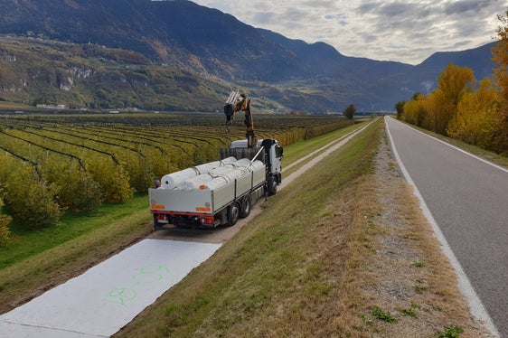 Baustelle an der Etsch bei Laag, bei der Geobaustoffe aus polymeren Werkstoffen eingesetzt wurden. (Foto: LPA/Landesamt für Wildbach- und Lawinenverbauung Süd/Naue)