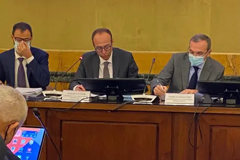 Der italienische Landwirtschaftsminister Stefano Patuanelli beim heutigen Treffen zur europäischen Agrarpolitik mit den Regionen und autonomen Provinzen in Rom. (Foto: LPA)