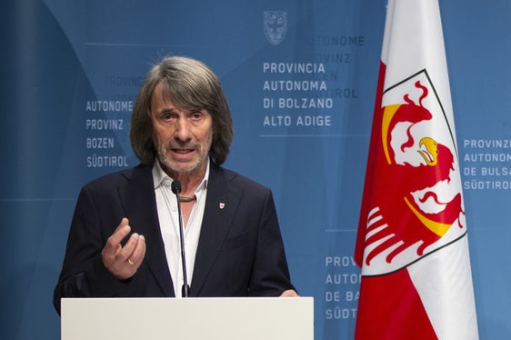 Die neuen Geräte sind auf alle Gesundheitsbezirke verteilt und decken zentrale diagnostische Bereiche ab, sagt Gesundheitslandesrat Hubert Messner. Damit werde in sämtlichen Landesteilen der Zugang zu moderner Diagnostik gewährleistet. (Foto: LPA/Fabio Brucculeri)