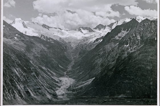 Der Schlegeiskees im Zillertal in Tirol im Jahr 1926, Fotograf unbekannt. (Foto: LPA/Archiv österreichischer Alpenverein)