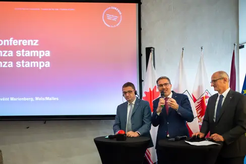 Appello all'Italia, all'Austria e alla Germania per tornare al tavolo delle trattative sulla questione del transito: (da sinistra) i presidenti Mattle (Tirolo), Kompatscher (Euregio e Alto Adige) e Fugatti (Trentino). (Foto: ASP/Fabio Brucculeri)