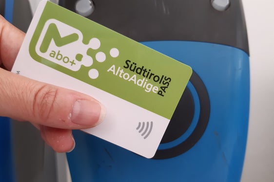 Das abo+ für die öffentlichen Verkehrsmittel für Kinder und Jugendliche kann man jetzt schon beantragen oder verlängern. (Foto: STA))