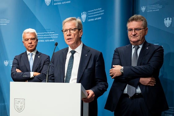 Bei der gemeinsamen Neuformulierung des Bausparmodells war es uns ein großes Anliegen, wesentliche Kriterien neu zu formulieren, damit die Attraktivität weiterhin gewährleistet wird, betonte der Obmann des Raiffeisenverbandes Südtirol, Herbert Von Leon. (Foto: LPA/Fabio Brucculeri)