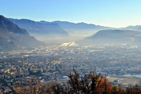 La modifica al piano di attuazione creerà le condizioni per costruire 113 locali destinati all'alloggio temporaneo dei dipendenti della zona commerciale del capoluogo. (Foto: ASP/Peter Daldos)