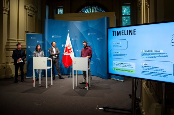 Von Dezember bis Februar können Ideen für junge Menschen eingereicht werden, danach folgt ein Online-Voting. Bei diesem sind alle 14- bis 25-jährigen Bewohnerinnen und Bewohner der teilnehmenden Gemeinden abstimmberechtigt. (Foto: LPA/Fabio Brucculeri)