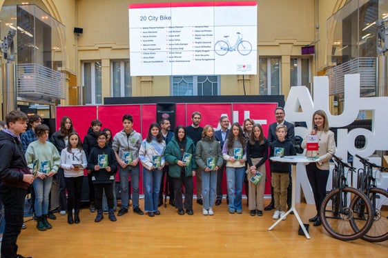 Vincitrici e vincitori delle 20 city bikes messe in palio. (Foto: ASP/Fabio Brucculeri)