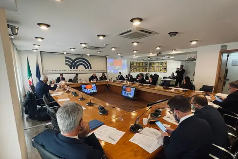 La Commissione Politiche Agricole della Conferenza delle Regioni si è occupata della difficile situazione del settore agricolo causata dall’aumento dei costi energetici (Foto: Conferenza delle Regioni)