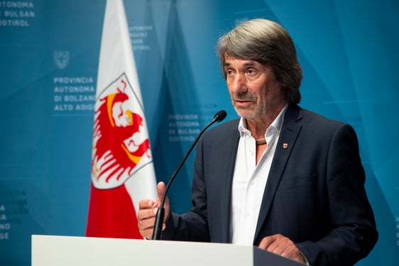 L'assessore Hubert Messner: Con le attrezzature più adeguate, i medici di medicina generale possono chiarire in anticipo molti problemi di salute e valutare meglio quale tipo di approfondimento diagnostico specialistico sia o meno necessario. (Foto: ASP/Fabio Brucculeri)