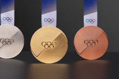 So sehen sie aus: Die Medaillen der Winterspiele 2026. Insgesamt werden 1146 Medaillen bei 195 Veranstaltungen vergeben. (Foto: Mailand Cortina 2026)