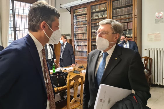Le vizepresidënt Daniel Alfreider y le Minister por les Infrastrotöres y la Mobilité sostenibla Enrico Giovannini. (Foto: USP/Davide Cordua)