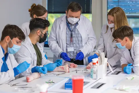 Per l'anno accademico 2022/23 la Provincia finanzia 15 posti di studio e 3 di trasferimento in medicina presso l'UMCH di Amburgo. Aperte le candidature rispettivamente sino al 22 ed al 14 giugno (Foto: ASP/umch)