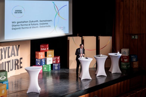 Si conclude a Merano il tour di eventi sulla sostenibilità promosso dalla Provincia. Il 6 aprile serata informativa con il presidente Kompatscher e l'assessore Schuler, workshop il 7 aprile (Foto: ASP/Tiberio Sorvillo)