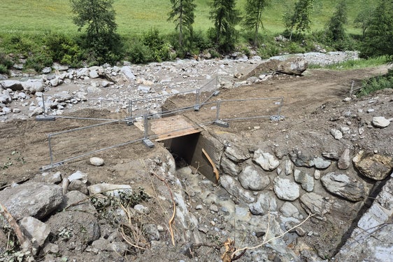 Der Hölderlebach in Hintermartell mit Geschiebematerial nach Starkregen. (Foto: LPA/Amt für Wildbach- und Lawinenverbauung West in der Agentur für Bevölkerungsschutz)