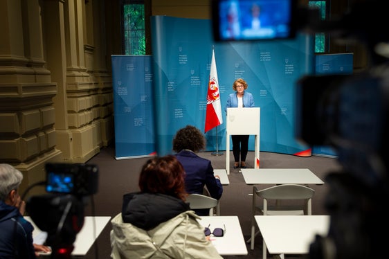 La vicepresidente Rosmarie Pamer ha illustrato oggi le principali decisioni assunte dalla Giunta provinciale nel corso della sua ultima seduta. (Foto: ASP/Fabio Brucculeri)