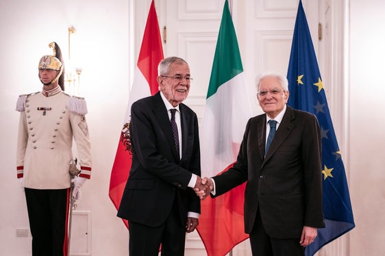 Staatspräsident Mattarella begrüßte Bundespräsident Van der Bellen im Kurhaus von Meran zum Festakt 80 Jahre Pariser Vertrag. (Foto: LPA/Ivo Corrà)