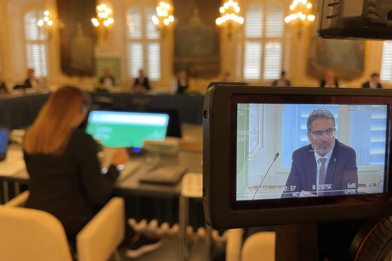 Il presidente altoatesino Arno Kompatscher. La politica climatica significa soprattutto decarbonizzazione, ovvero l'abbandono dei combustibili fossili. (Foto: ASP/Matteo Donagrandi)