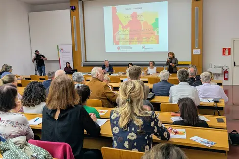 Landesrätin Rosmarie Pamer bezeichnete das Wohnen als ein Schlüsselthema, vor allem im Hinblick auf die älter werdende Bevölkerung und den demografischen Wandel. (Foto: LPA/Hannes Wisthaler)