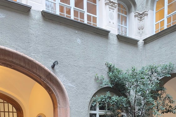 Un altro momento della cerimonia in Municipio, con Vettorato tra Cusumano e Caramaschi (Foto: ASP/Fulvio Pinter)