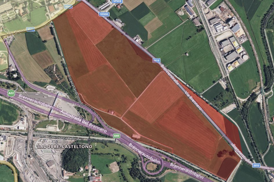 Una foto aerea dell'aerocampo di Vipiteno, areale militare che sta per essere ceduto alla Provincia autonoma di Bolzano. (Foto: ASP)