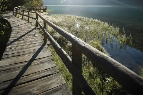 Ultimati i lavori di manutenzione territoriale ordinaria e straordinaria sulla rete dei sentieri escursionistici al Parco Naturale Vedrette di Ries-Aurina. (Foto IDM Alto Adige/Manuel Kottersteger)