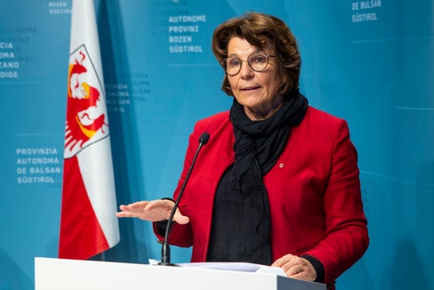 L'assessora Maria Hochgruber Kuenzer nel corso della conferenza stampa odierna (Foto: ASP/Fabio Brucculeri)