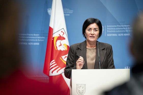 Il mutuo a condizioni prestabilite da parte delle banche e il contributo provinciale a favore del mutuatario rendono il mutuo agevolato una misura di sostegno interessante, ha sottolineato l'assessora provinciale Ulli Mair. (Foto: USP/Fabio Brucculeri)