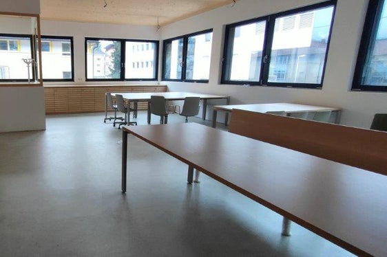 Mehr Raum in den Werkstätten steht Menschen mit unterschiedlichen Bedürfnissen mit dem Abschluss der Bauarbeiten nun im Sozialzentrum Trayah zur Verfügung. (Foto: LPA/Landesabteilung Hochbau und Technischer Dienst)