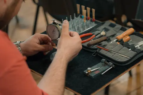 Gli esperti e le esperte dei Repair Café altoatesini si incontreranno il 17 ottobre a Bolzano per uno scambio di idee. (Foto: Pexels. La foto può essere utilizzata solo nel contesto di questo comunicato stampa)