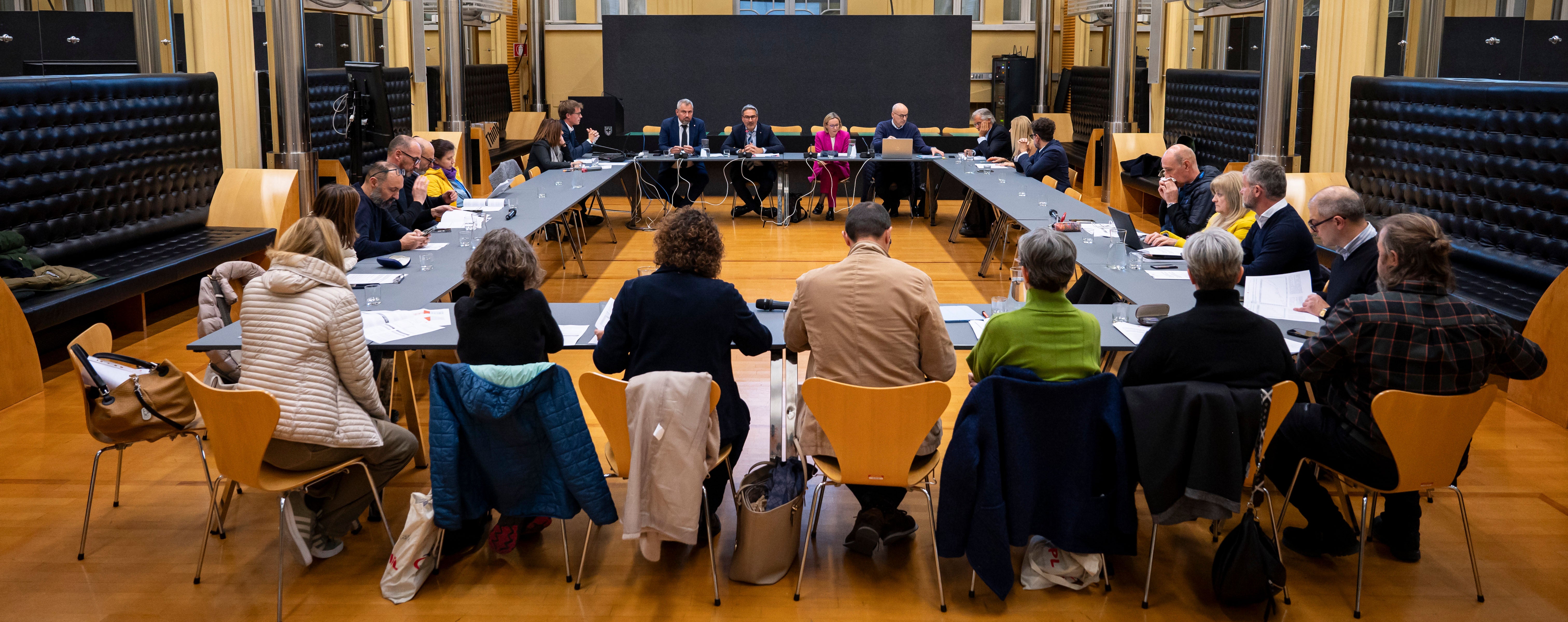 Andamento del potere d'acquisto e compensazione dell'inflazione: nel corso dell'incontro odierno è stata presentata un'analisi e sono stati discussi i prossimi passi con i rappresentanti sindacali. (Foto: USP/Fabio Brucculeri)