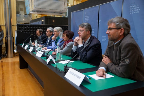 Fachleuten aus dem In- und Ausland referierten heute bei der Tagung Medikamentös assistierter Suizid: Tabu oder Menschenrecht?. (Foto: LPA/Fabio Brucculeri)