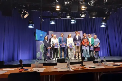 Schülerinnen und Schüler des Bozner Torricelli-Gymnasiums haben es in die Endrunde des Orf-Redewettbewerbs Sag's Multi geschafft (Foto: LPA/Liceo Torricelli)