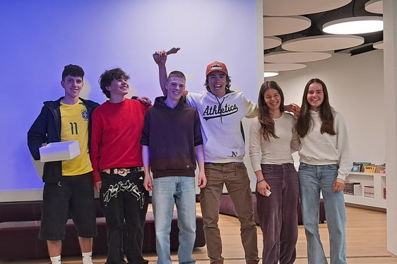 Laur collaboratif danter scolars y scolares ladins-grijuns (Foto: USP)