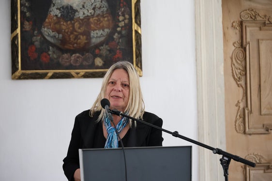 Wittfrida Mitterer, Direktorin des Kuratoriums technische Kulturgüter, führte aus, dass auf der Webseite aufgrund der zahlreichen historischen Fotos ein Vergleich mit dem aktuellen Baubestand möglich sei. (Foto: LPA/Clara Masiero)