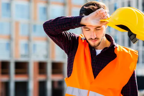 Für heuer ist es mit der Hitze vorbei, doch spätestens im nächsten Sommer ist Hitzeprävention am Arbeitsplatz wieder gefragt. Bereits jetzt bereitet sich das Land Südtirol auf diversen Ebenen darauf vor. (Foto: Pexels. Das Foto darf nur in Zusammenhang mit dieser Pressemitteilung verwendet werden)