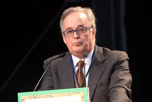 Gianclaudio Bressa vertrat von 2001 bis 2022 als Kammerabgeordneter und Senator den Wahlkreis Trentino-Südtirol im römischen Parlament. Landeshauptmann Kompatscher würdigt den Belluneser als zuverlässigen Gesprächspartner, der die Anliegen der Autonomie konsequent und aus Überzeugung vertreten hat. (Foto: LPA/Ansa/Matteo Bazzi)