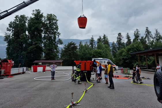 Die Berufsfeuerwehr im Zivilschutz-Campus in Dietenheim bei Bruneck. (Foto: LPA/Berufsfeuerwehr)
